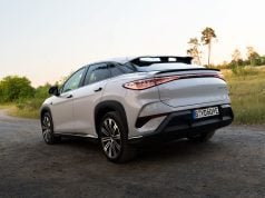 Ľudia doň presadajú z Mercedesov, vyskúšali sme auto s rozprávkovými parametrami BYD Sealion 7