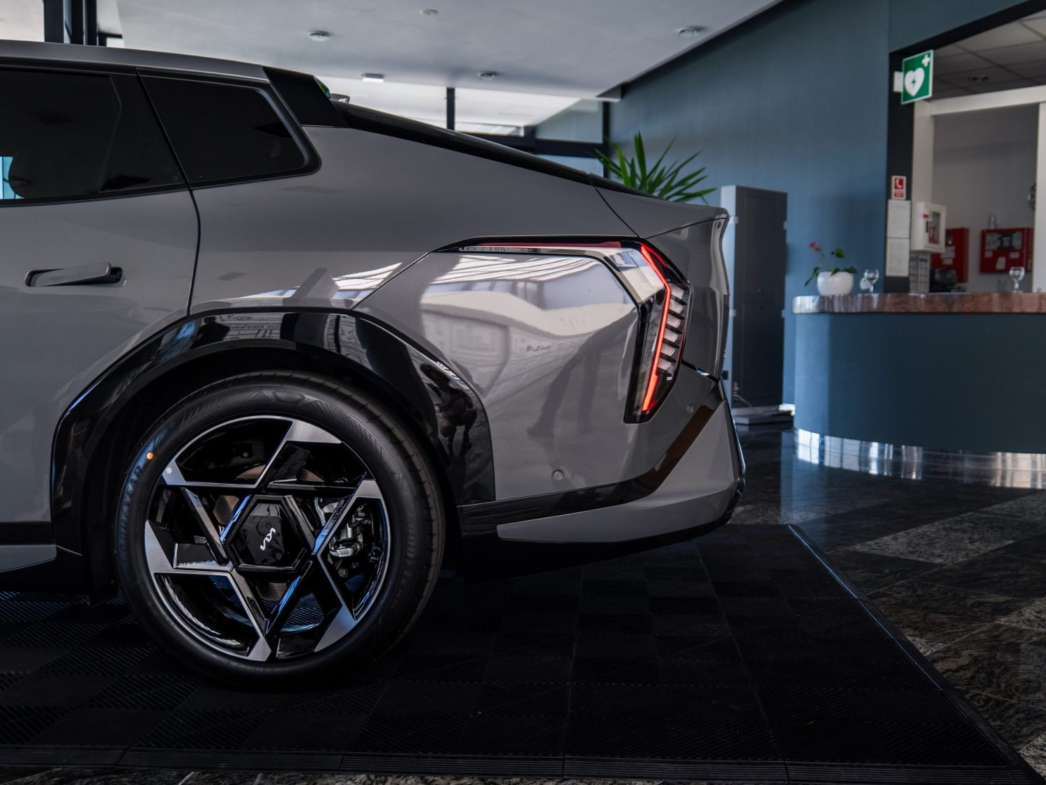 KIA EV4