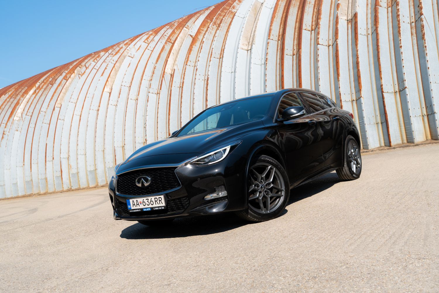 Infiniti Q30