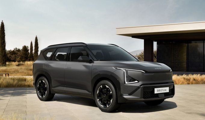 Kia EV5 vstupuje do predaja, poznáme výbavu aj ceny Kia EV5