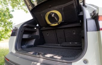 Tento elektromobil je taký dobrý, že sa predáva lepšie ako spaľovák