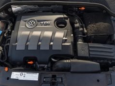 dieselový motor 1,6 TDI pod kapotou vozidla VW Beetle