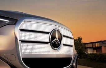 čelná maska s LED diódami elektrického vozidla Mercedes-Benz GLC