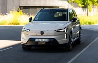 Volvo prežíva ťažké obdobie. Zachrániť ho má elektromobil s dojazdom 810 km Volvo EX90