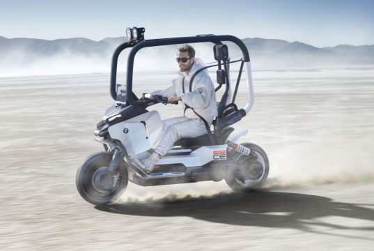 BMW Vision CE04