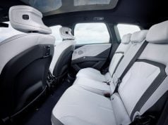 Do vývoja nového auta investovali 10 miliárd eur. Počet objednávok ich teraz zaskočil BMW iX3 zadné sedadlá