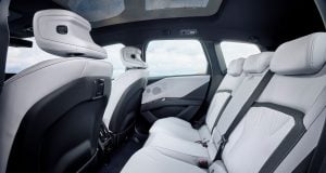 BMW iX3 zadné sedadlá