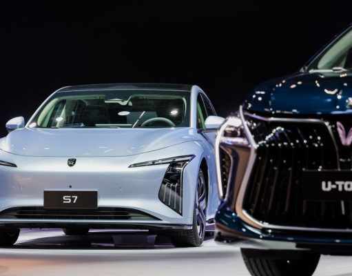 Keď chcete ušetriť, ale nie sa obmedzovať. Ukázali rodinné koráby s dojazdom cez 1 000 km Dongfeng S7 PHEV a U-Tour PHEV