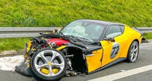 zničené Ferrari 12Cilindri po dopravnej nehode
