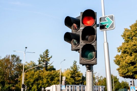 zelená šípka pri semafore