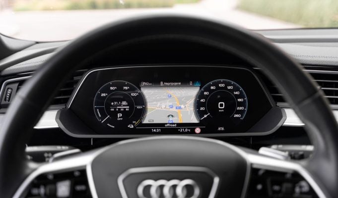 Na luxusnom Audi sa predvádzali celebrity, teraz stojí ako Fabia Audi etron
