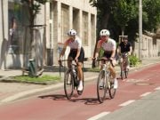 Do áut chcú zaviesť nový povinný prvok, bude chrániť cyklistov