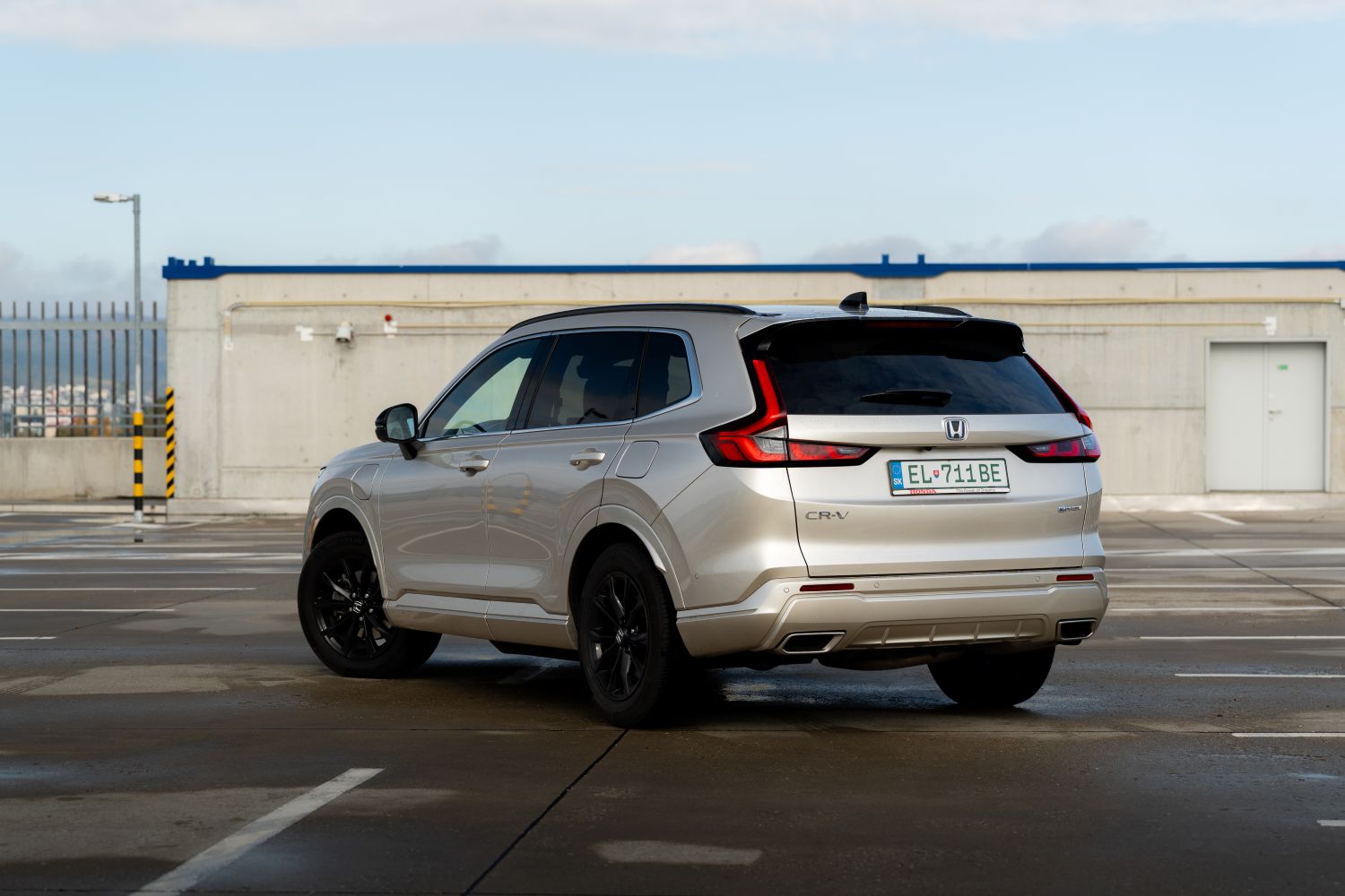Honda CR-V na parkovisku