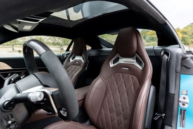 sedadlo vodiča vo vozidle AMG GT 63 PRO