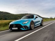 Toto auto je tornádo s volantom. Vychutnajú si ho tí najšikovnejší Mercedes-AMG GT 63 PRO