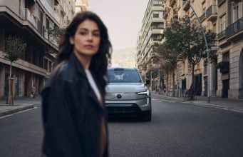 Rok prepravy zadarmo. Ľudia môžu od februára využiť nový benefit žena a vozidlo značky Volvo