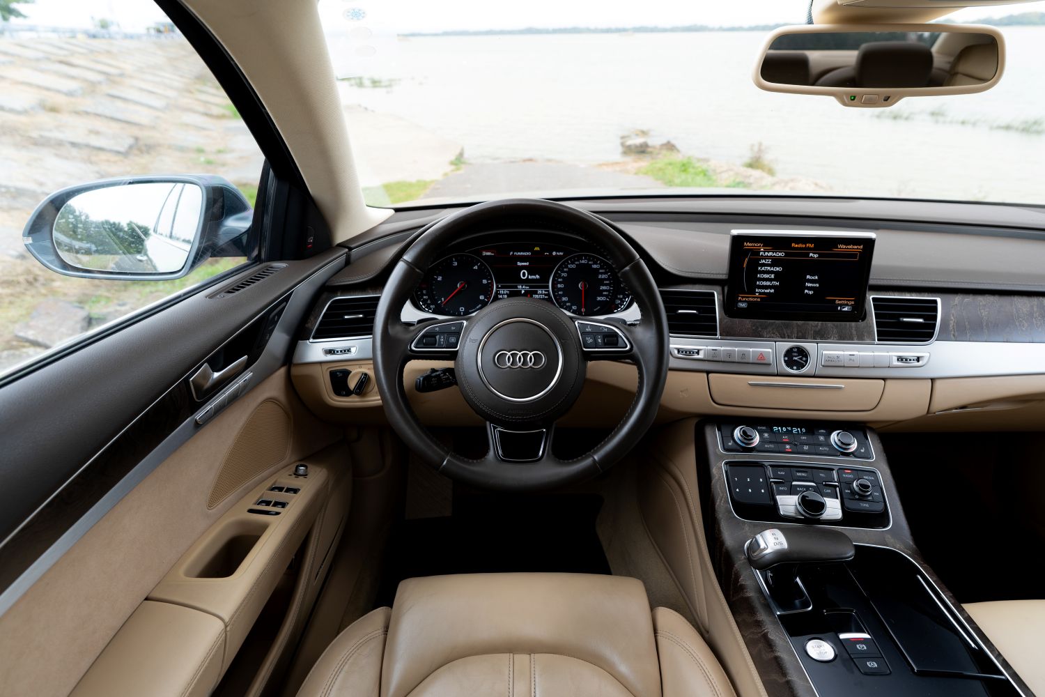 interiér Audi A8