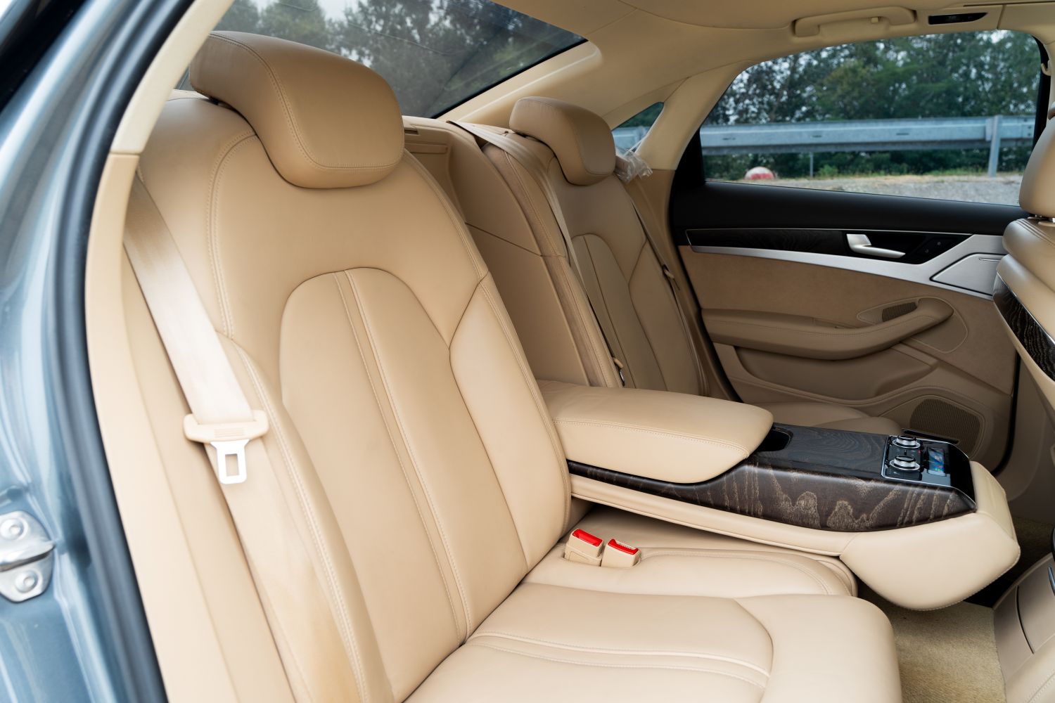 zadné sedadlá v Audi A8