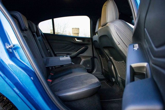 zadné sedadlá Ford Focus ST