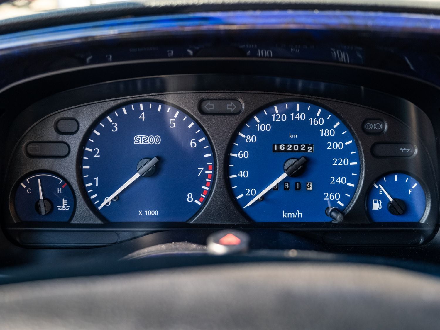 analógové budáky vo vozidle Ford Mondeo ST200 Limited