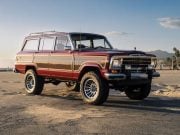 Tento Jeep bol posledným autom bez akejkoľvek elektroniky Jeep Grand Wagoneer
