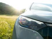 Oslepení zapadajúcim slnkom? Vyskúšajte toto lacné a účinné riešenie Mercedes-Benz EQE 43 AMG