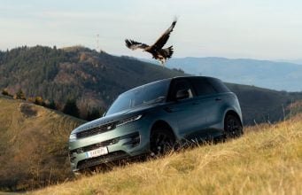 Luxus, elegancia, výkon aj ticho. Keď chcete všetko v jednom aute, vyberiete si TOTO Range Rover