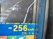 Na deväťdesiatke išiel 256 km/h. Zaplatil 800 € a pokračoval ďalej policajný radar