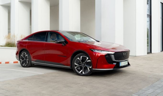 Mazda 6e konečne dáva zmysel. Jedinou modernizáciou vyriešila svoje najväčšie problémy Mazda 6e
