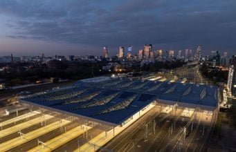 Bratislava závidí. Pozrite, ako vyzerá vlaková stanica vo Varšave vlaková stanica Varšava