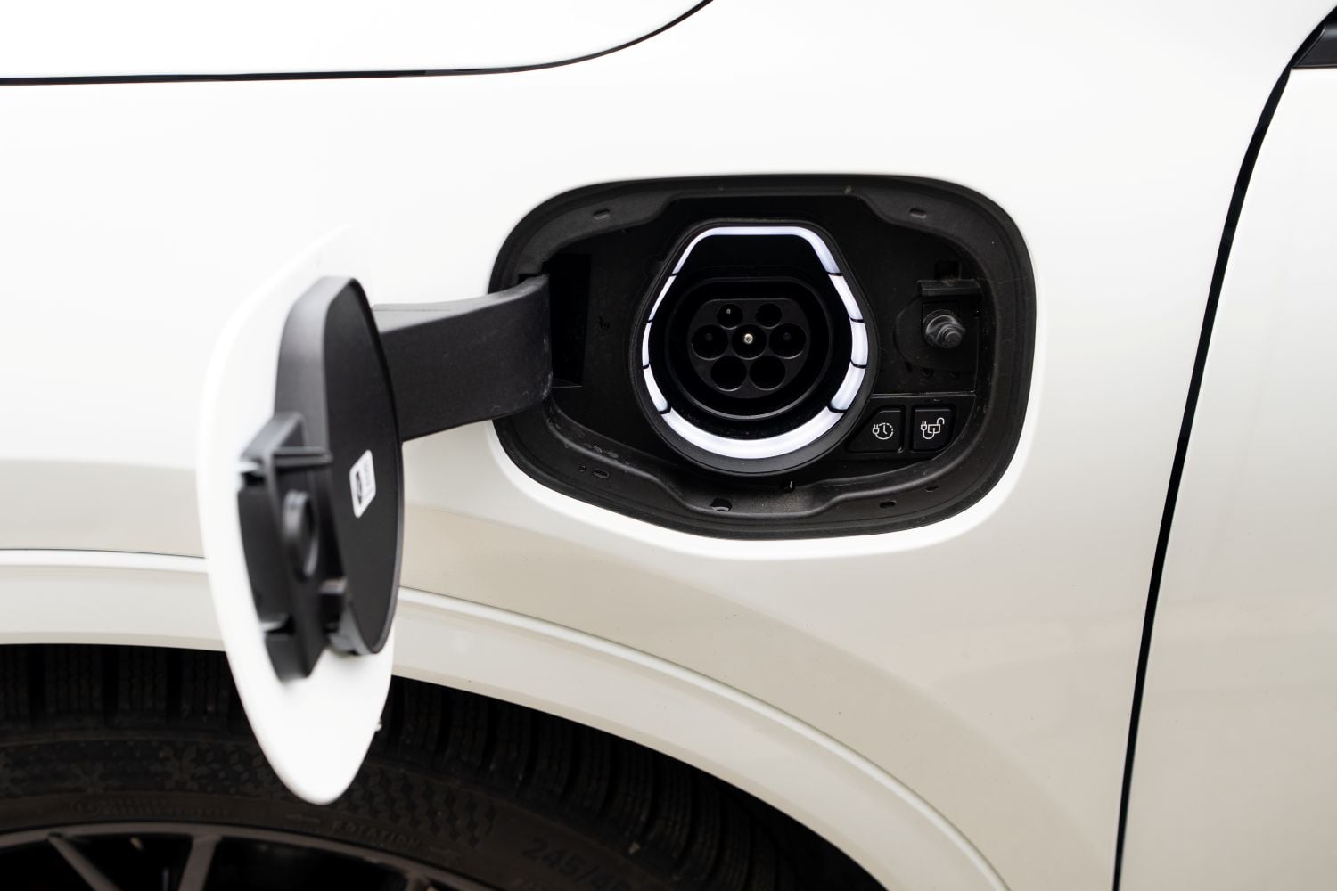 nabíjací port Ford Kuga