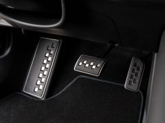 Prichádza skvelé auto na dlhé cestovanie, odhalili jeho cenu pedále vo vozidle Hyundai IONIQ 6