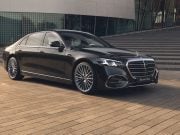 Legenda sa vracia: Z funkcií Mercedesu Triedy S vám padne sánka Mercedes-Benz Triedy S