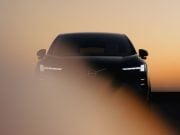 Nové Volvo EX60: obrí dojazd a nabíjanie rýchle ako zastávka na natankovanie a kávu Volvo EX60
