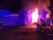 Zachránili dievčatko z horiaceho domu či muža, na ktorého padol strom. Slováci, hlasujte za svojich hrdinov zásah hasičov pri požiari rodinného domu