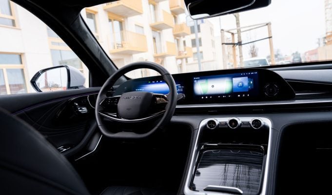 Majiteľa BMW X5 sme posadili do čínskeho SUV. Jeho slová otvoria Slovákom oči OMODA 9