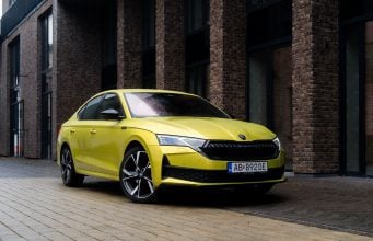 Najlepšia Octavia? Silný dvojliter, pohon 4×4 a unikátny lak Škoda Octavia Sportline Dragon Skin