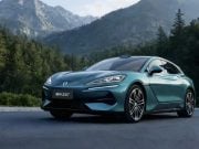 BYD čoskoro predstaví elektromobil s 1,5 MW nabíjacím výkonom a rekordným dojazdom Denza Z9 GT