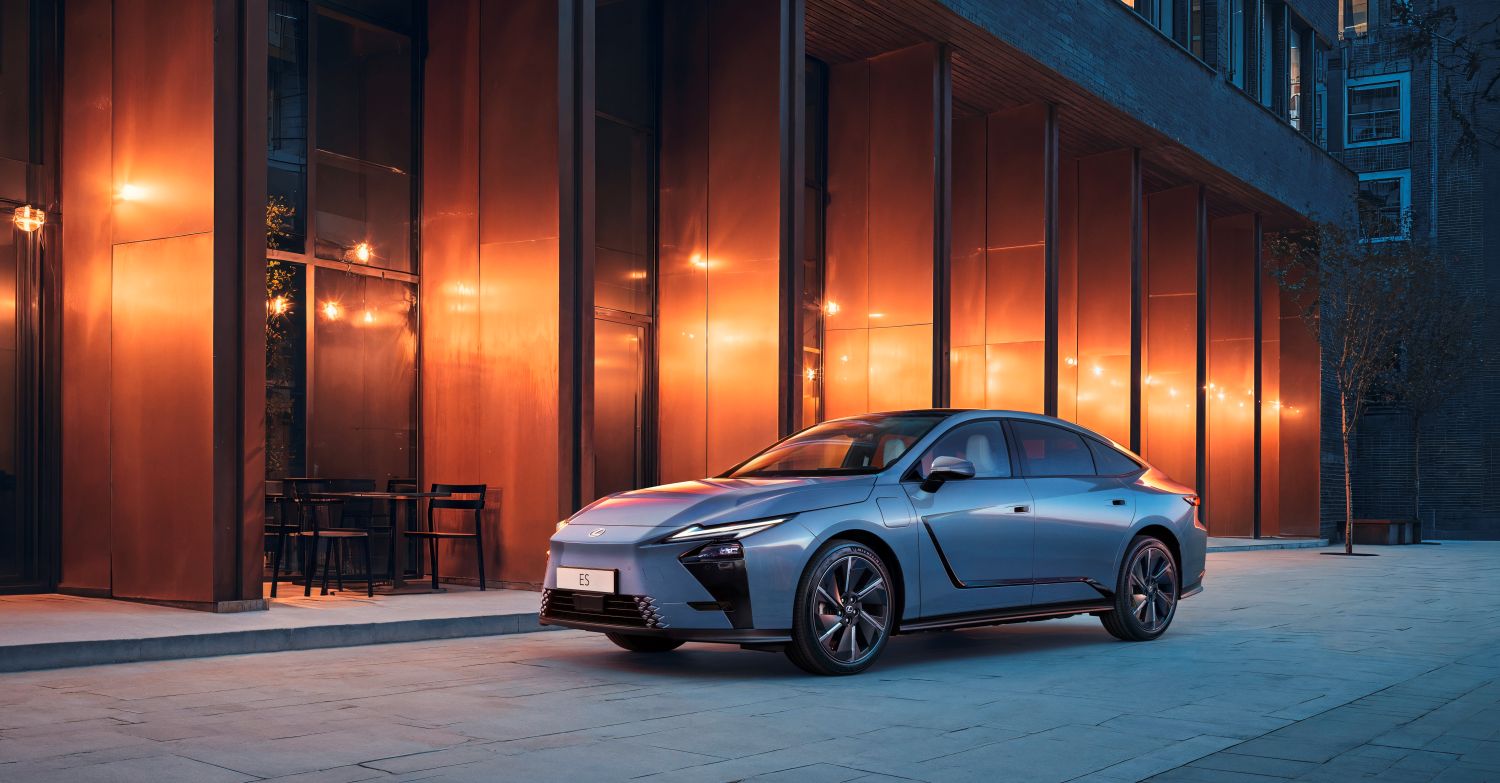 Lexus ES