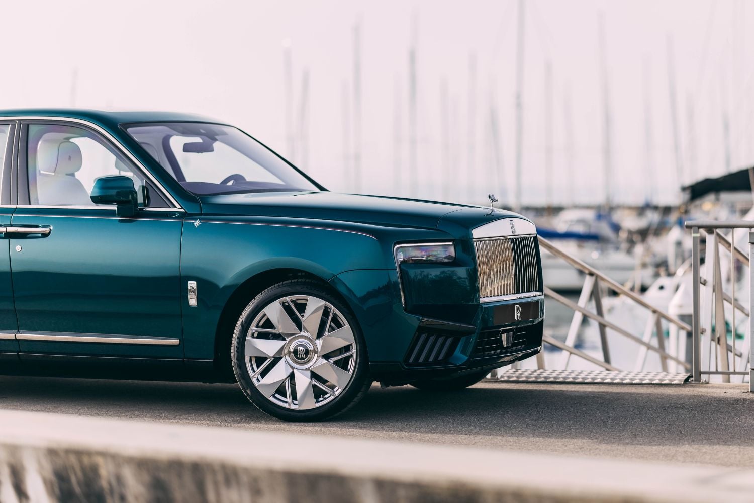 Rolls-Royce Cullinan Yachting