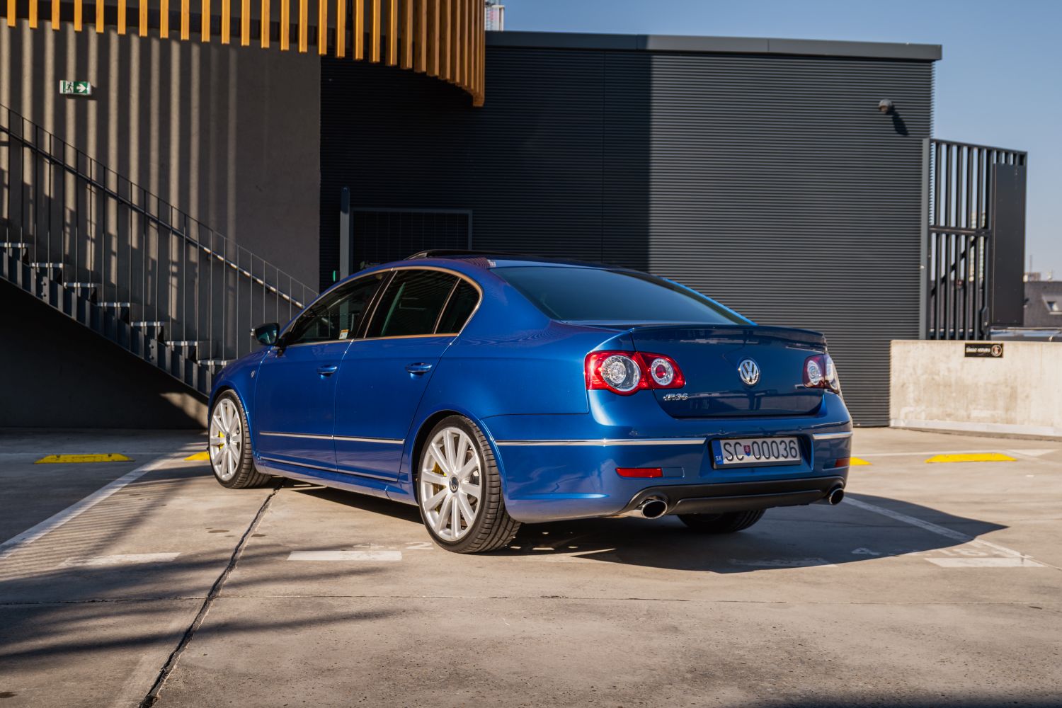 VW Passat R36