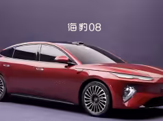 BYD Seal 08 oficiálne: 300 km na elektrinu + 1200 km na benzín