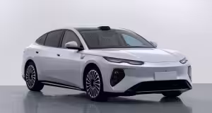 Čínske orgány odhalili podobu BYD Seal 08 s bleskovým nabíjaním