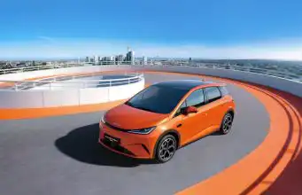 Clio a Yaris pod tlakom, nový BYD DOLPHIN G DM-i chce ovládnuť B-segment