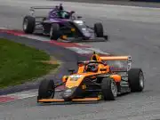 Häkkinen sa vracia na okruhy, Slovensko čaká formulový víkend Formula 4 Ella Hakkinen