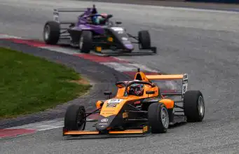 Häkkinen sa vracia na okruhy, Slovensko čaká formulový víkend Formula 4 Ella Hakkinen