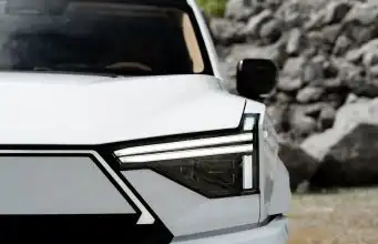 Zabudnite na Land Cruiser. Tento offroad ho hravo prekoná a ešte vám zostane na dovolenku v Karibiku M-Hero