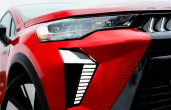 Mitsubishi vytiahlo eso z minulosti. Nový Grandis stavil na recept, ktorý dnes valcuje Európu Mitsubishi Grandis