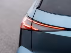 Hľadáte auto s veľkým kufrom a spotrebou 4,5 l/100 km do 30-tisíc? Tu je Renault Symbioz