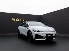 Volkswagen má luxusný liftback za 14-tisíc eur, vám ho ale nepredá Volkswagen ID.Unyx 07